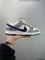 公司级Vlone X Nike Dunk Low 灰白蓝勾 此款主张打破传统的工业化流水线设计限制，以Made By Ideas的超级创意为理念，集结众多潮流设