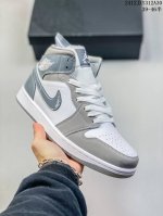头层公司级真标带半码！ 耐克nike Air Jordan 1 Mid“ Aj1 乔1代 乔丹一代中帮系列经典复古文化休闲运动篮球鞋采用头层皮与牛剖革鞋面材质#