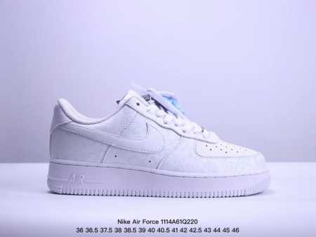 耐克 Nike Air Force 1 '07 Low 空军一号全黑低帮，柔软、弹性十足的缓震性能和出色的中底设计，横跨复古与现代的外型结合，造就出风靡全球三十 - 点击图像关闭