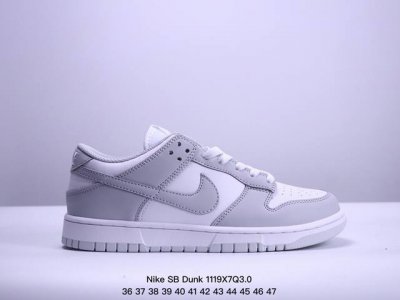 耐克nike Sb Dunk 复古低帮休闲运动滑板板鞋。采用脚感柔软舒适zoomair气垫，有效吸收滑板等极限运动在落地时带来的冲击力，为街头运动者们提供更好的