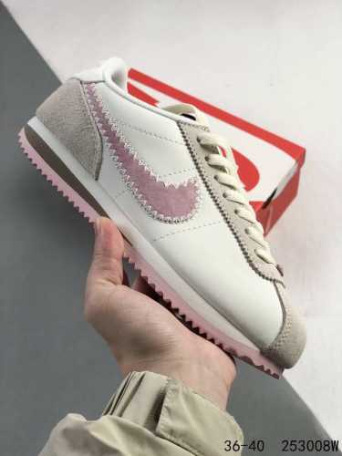 真标带半码！ 耐克Nike Classic Cortez Nylon 阿甘 完美楦型 Eva轻量缓震材质 采用最新改良独立三层模具版本 采用二次发泡Eva轻量缓