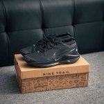 230 核心私 Nike Pegasus Trail 5 Gtx Next Nature 越野跑步鞋 登月兼顾迅疾外观和稳固脚感 后跟覆面和中足动态支撑巧妙融合