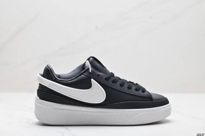 真标nike Blazer Phantom Low男女子运动板鞋 厚底增高休闲鞋。采用轻盈利落设计，焕新演绎经典鞋款。该鞋款带来舒适足底体验，结合鞋侧壁加固设计