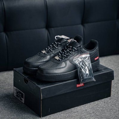 Air Force 1 Low 原装级别 原楦头原纸板 打造纯正空军版型专注外贸渠道 全掌内置蜂窝气垫 原盒配件 原厂中底钢印、拉帮完美 货号：Cu9225 0