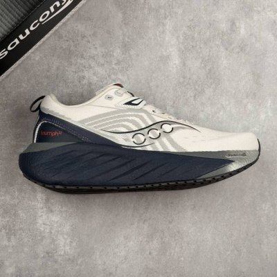 本地 核心私 Saucony Triumph 22 潮流舒适防滑耐磨 低帮跑步鞋 全新升级Pwrrun Pb中底 脚感再度升级，提供持久强劲动能 中底边墙加高