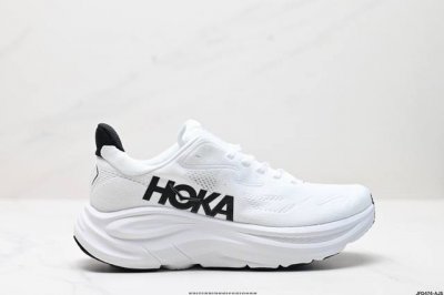 公司级小红书推荐hoka M Clifton 10 全新配色 这个品牌来自于新西兰的毛利语，Hoka表示大地，One One表示飞越，连起来就是飞越地平线，On