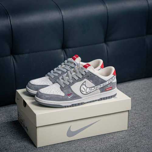 核心私 Nike Dunk 全套原楦原模倾力打造完美版型 独家原厂航空铝磨具打磨大底 鞋头坡度极致还原 无解鞋型 原盒原配 圈内天花板工艺 原厂冲刀 超高清洁度