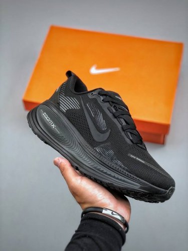 Nike Vomero 18 轻盈跑鞋舒适百搭防滑耐磨 低帮 休闲跑步鞋男女同款货号 Hm6803 005 尺码 36-46 半