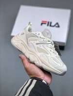 Fila 斐乐 官方新款透气休闲跑鞋 F12W232174Rwa 尺码：35-44.5 半