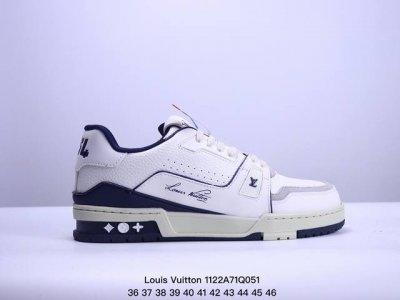 性价比 Lv路易威登louis Vuitton Trainer Sneaker Low低帮复古百搭休闲文化运动板鞋 男女鞋，采用荔枝纹二层牛剖革组合粒面牛剖革鞋