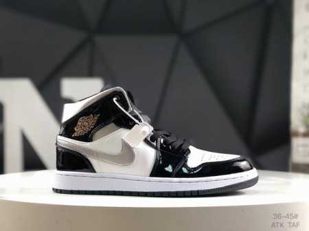 140 air Jordan 1 Mid 全新配色 真正代工产物 原厂渠道 与正品无任何区别天猫外贸客户指定订单如今，Air Jordan 1 几乎成为潮人必备 - 点击图像关闭