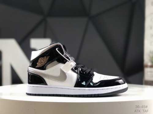 140 air Jordan 1 Mid 全新配色 真正代工产物 原厂渠道 与正品无任何区别天猫外贸客户指定订单如今，Air Jordan 1 几乎成为潮人必备