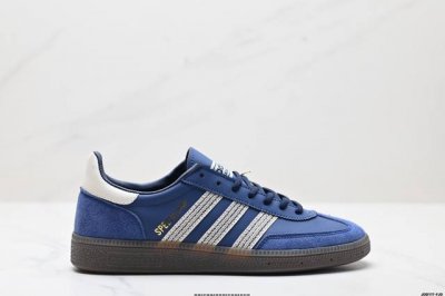 公司级Adidas Handball Spezial 官方正确版本 阿迪达斯经典款 复古休闲板鞋 全鞋采用反毛皮制作 牛筋耐磨大底 承载青春情怀的板鞋 经典三条