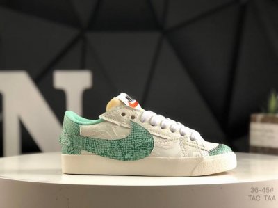 真标带半码耐克 Nike Blazer Low ‘77 Jumbo 蛇年限定 全新焕新升级经典 Blazer 鞋款，大号 Swoosh 突出新时代更加张扬的潮流