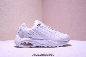 简介：Nike 耐克 男女鞋真标半码制，采用软质荔枝纹牛剖革鞋面材质，中底回弹Pu模嵌入开窗气垫装置组合锯齿防滑外底终于来了,著名说唱-奥布瑞 德雷克 格瑞汉D