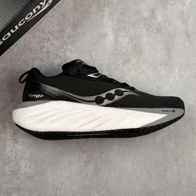 本地 核心私 Saucony Triumph 22 潮流舒适防滑耐磨 低帮跑步鞋 全新升级Pwrrun Pb中底 脚感再度升级，提供持久强劲动能 中底边墙加高
