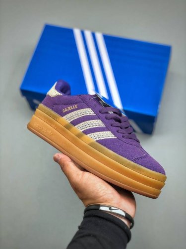 Adidas Originals Gazelle Indoor 三层底低帮耐磨厚底增高板鞋鞋头出色设计 塑就出众贴合感稳固的后跟贴合足部曲线设计软弹舒适 不易磨