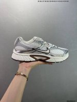 公司级Nk V5 Rnr系列 白棕 复古Y3K风格舒适百搭跑步鞋 融合了复古与现代设计元素，轻量化设计，鞋面采用透气网眼材料，搭配轻质泡沫中底，缓震舒适，适合日