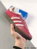 真标带半码！ 阿迪达斯adidas Gazelle Indoor 翻毛皮 三叶草复古防滑耐磨低帮板鞋 鞋款采用柔软的皮革和耐用的皮革衬里融合在橡胶外底上！ 尺码