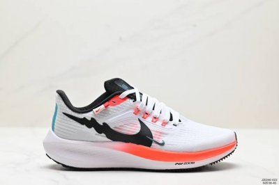 耐克nike Air Zoom Pegasus 登月40代运动鞋 针织网面透气跑步鞋 兼顾迅疾外观和稳固脚感 后跟覆面和中足动态支撑巧妙融合 缔造稳定顺畅的迈步