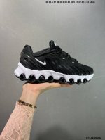 公司级Nike Air Max Dn8 全掌科技气垫 缓震运动跑鞋 Dn8的核心亮点在于其八腔气垫结构 根据不同部位设定的气压值专为行走设计 提供卓越的舒适感