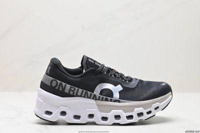 公司级on Cloudmonster 2昂跑 户外街头机能风新兴品牌轻便中帮跑步鞋 首发实拍鞋款以网球为灵感的运动休闲鞋，大胆的复古外观与革新科技融合，助力运动