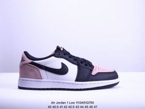 特价纯原版本 耐克 乔丹Air Jordan 1 Low AJ1 乔1 乔丹1代aj1 低帮复古文化休闲运动篮球鞋。该鞋款从 1985 年元年款汲取设计灵感，焕