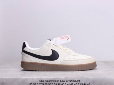 真标nike Court Vision Low 低帮百搭透气休闲运动板鞋，经典耐用的设计，兼顾舒适脚感和出众风范，演绎匠心之作。结构性的支撑贴合感结合复古篮球设