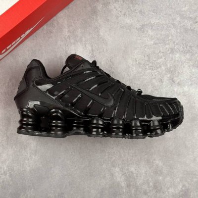 本地 核心私 Nike Shox Tl 全掌气柱缓震休闲运动跑步鞋 13柱令机械力学缓震性能跃升新层次。采用透气网眼鞋面和全掌型 Nike Shox 技术，革新