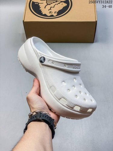 内盒另外十10元 卡骆驰云朵Crocs Classic Clog 底卡骆驰系列 厚底高跟休闲沙滩洞洞半拖鞋 号码 W4 34 w5=35 W6=36一37 W7