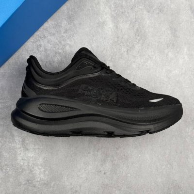 本地230 核心私 公司级小红书推荐Hoka W Bondi 9 全新配色 低帮轻量户外越野休闲运动慢跑鞋 这个品牌来自于新西兰的毛利语，Hoka表示大地，On