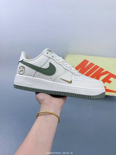 nk Air Force 1 Low '07 空军一号低帮经典板鞋 大厂出品 同步官方全新版本 不规则波浪大底咬花 全鞋电脑针车 工整有序 视觉效果满分 原厂拉