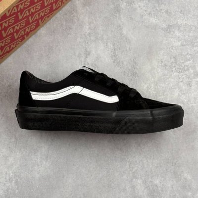 本地 核心私 Vans 范斯 Sk8-Low 经典款 余文乐 黑武士 低帮休闲板鞋 工艺：硫化1:1 重量1:1、真标、原钢印、材质标、鞋型标、合格证 货号：V