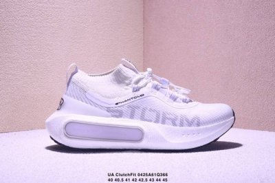 Ua安德玛 Clutchfit 科技轻盈紧贴。具有出色地触感及承托力 全掌Micre G发泡材料吸收落地冲击力并转化为强劲弹性 ！#A22Qaz0323 40-