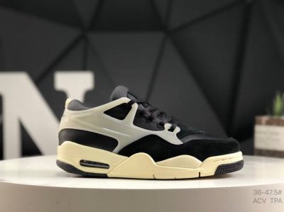 Air Jordan 4 Rm Aj4 乔丹4代 Aj4 乔4 乔丹篮球鞋系列 整鞋采用皮革与麂皮材料打造，鞋面使用黑色皮革作为主体框架，搭配鞋头黑色麂皮框架，