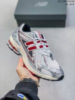 公司级新百伦New Balance M 6系列 复古单品宝藏老爹鞋款 公司级 复古元素叠加 质感超级棒 楦版型材料细节做工精细 作为NB最经典的档案鞋型之一 与