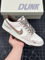 Nk Sb Dunk Low 古驰联名 老花米棕棕勾 周年高端定制 低帮休闲板鞋 #定制鞋盒 大厂纯原品质出货 超高清洁度 皮料切割干净无任何毛边 细节完美 货