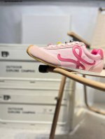 西班牙百年皮具奢华品牌 罗意威Loewe Ballet Runner Sneakers 芭蕾舞 系列阿甘复古风德训薄底百搭休闲运动鞋 尼龙和牛皮革运动鞋，不对称