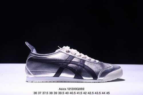 头层asics 亚瑟士 男女鞋真标半码制，原楦原纸版开发版型，采用粒面头层皮革组合太空革饰条鞋面材质，内嵌冲孔缓震ortholite 欧索莱 透气吸汗鞋垫贴附人