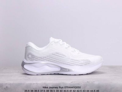 Nike Journey Run 2024跑步鞋 外贸专供订单 原厂折返国内销售 使用了新型的缓震材料 脚感偏韧 后跟有加厚的海绵填充 鞋子前掌和后掌做了加宽设