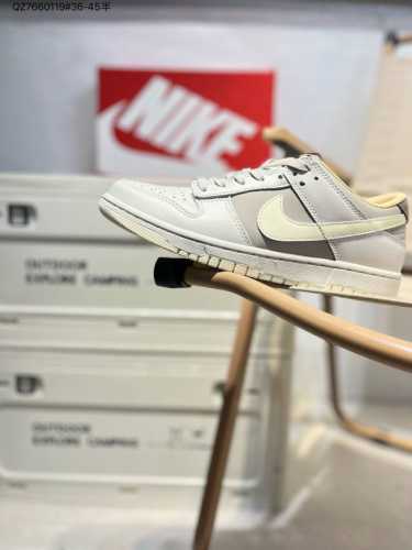 耐克Nike Dunk Low 板鞋Sb系列经典百搭休闲运动板鞋加厚鞋舌的填充，使舒适性大大提升，同时也更方便穿脱中底部分则加入了脚感柔软舒适Zoomair气垫