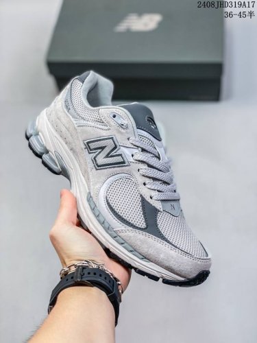 公司级真标带半码！ 新百伦nb2002 Balance 2002系列ml2002R ，那个老朋友回来了，十年前的经典设计，现在再次复刻于2010年推出，10年后