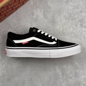 本地 核心私 范斯Vans Knu-Skool Black White Red Logo 改良低帮帆布休闲运动硫化滑板鞋“麂皮黑白红标子” 工艺：硫化1:1 重