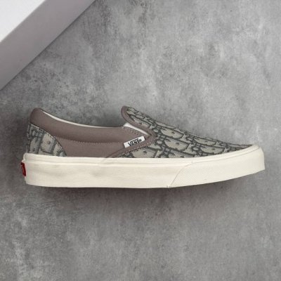 本地 核心私 vans Class Slip On X Dior 联名经典低帮运动一脚蹬套脚滑板鞋高级灰 vans Aut 迪奥独家重磅释出 这个岩石灰太绝了