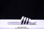 阿迪达斯 Adidas情侣夏季沙滩涉水休闲百搭运动潮流人字拖凉拖鞋。 Xm0228Q8