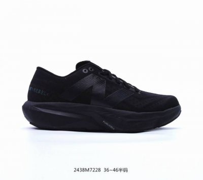 新品实拍篇 D版#男女鞋半码制#原楦原纸版开发版型#采用超轻透气3D针织网纱线材料结构鞋面及打印logo细节#中底嵌入fuelcell轻量化技术组合全掌纤维塑料