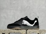 彪马 Puma Ca Pro Classic 百搭单品彪马复古面包风休闲鞋经典男女板鞋搭配精心设计的配色组合，营造浓郁的复古氛围。鞋面打孔细节,提升穿着时的舒适