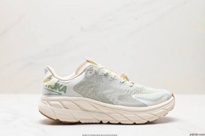 公司级小红书推荐hoka One One 全新配色 这个品牌来自于新西兰的毛利语，Hoka表示大地，One One表示飞越，连起来就是飞越地平线，One One