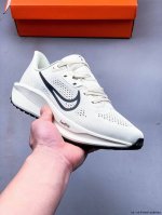 公司级！Nike Quest 6极速6代网面透气 时尚休闲跑步鞋 简约高科技设计采用多层材料，为双足带来凉爽感受和稳固体验时尚鞋面搭配中足包覆设计，提供稳固贴合