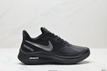 真标耐克Nike Air Zoom Winflo 7X 登月系列网透面气 训跑练步鞋 内置Zoom气垫 脚回感弹感受非常直接。 货号:Cj0291 001 尺码